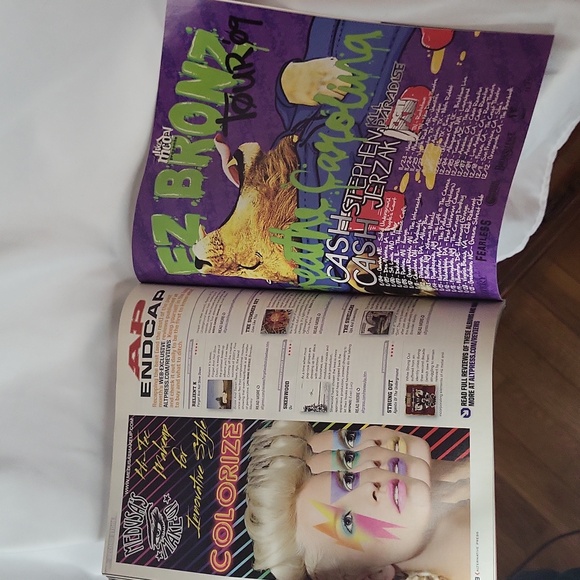 AP Magazine AFI #257 December 2009 - Picture 7 of 15